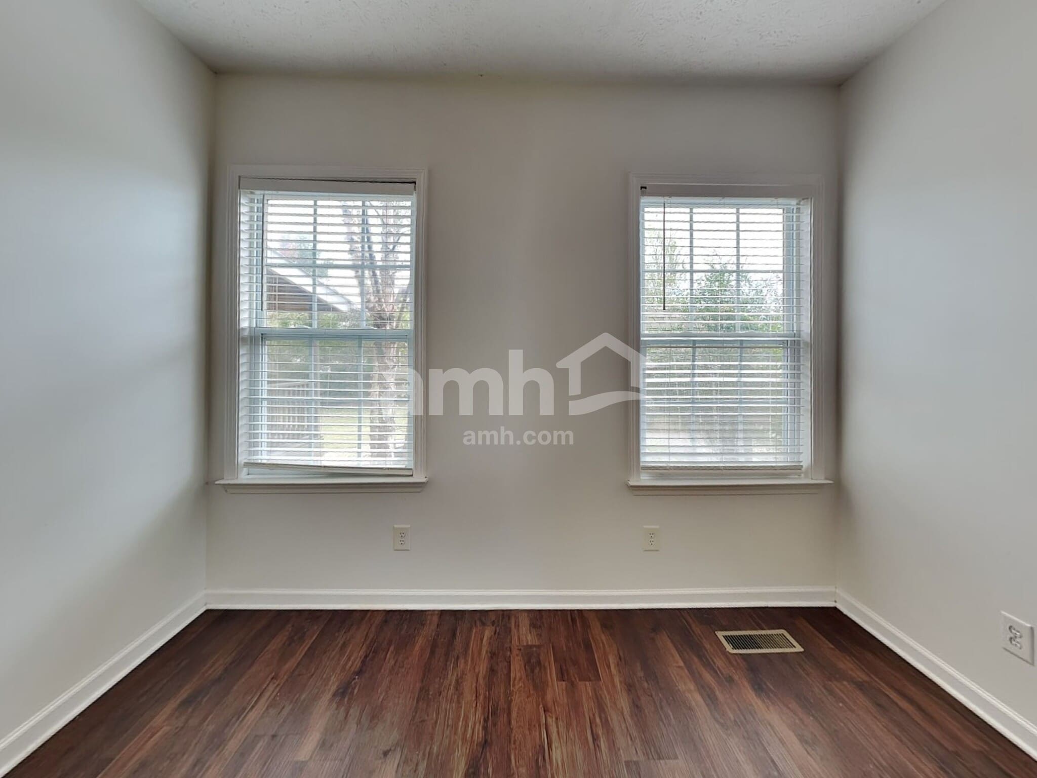 Building Photo - 177 Stanley Dr