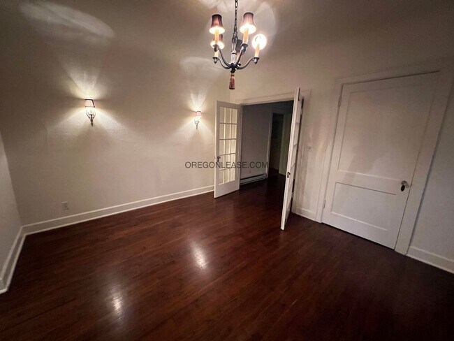 Building Photo - Large One bedroom downtown Eugene Apartment