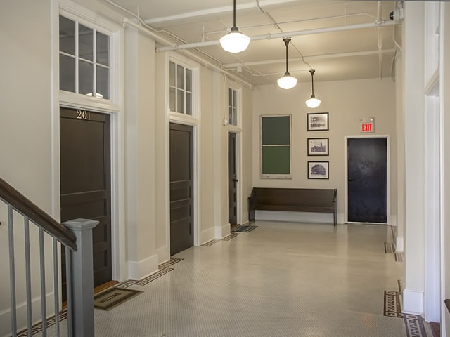 Building Photo - Five17 King