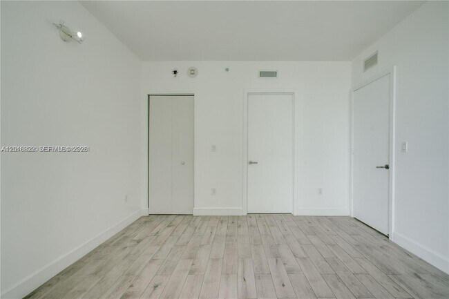 Building Photo - 1300 S Miami Ave