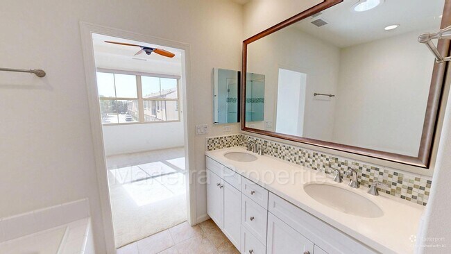 Building Photo - Beautiful 2 bed Home in Irvine