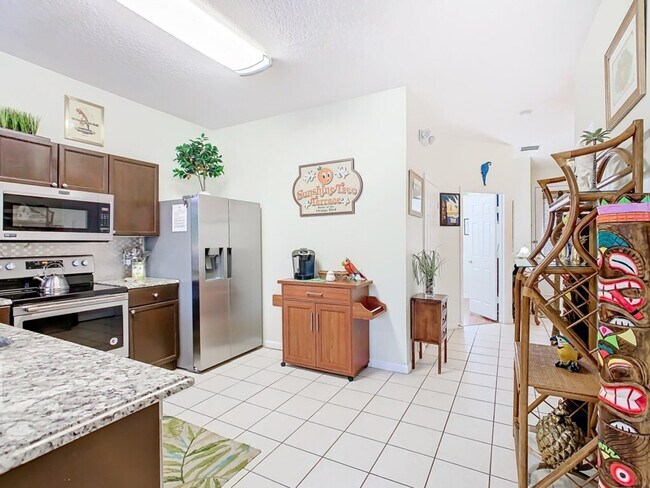Building Photo - 2314 Silver Palm Dr