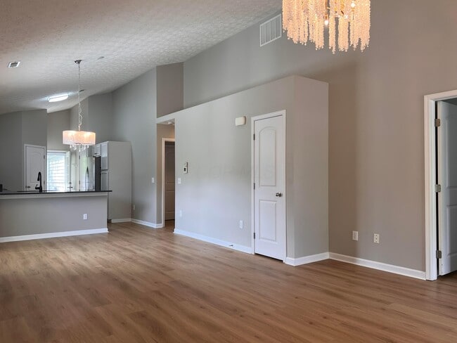 Building Photo - 133 Holly Hock Ln