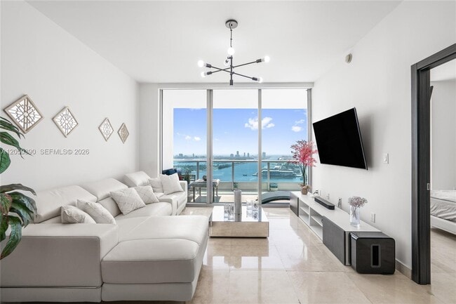 Building Photo - 900 Biscayne Blvd