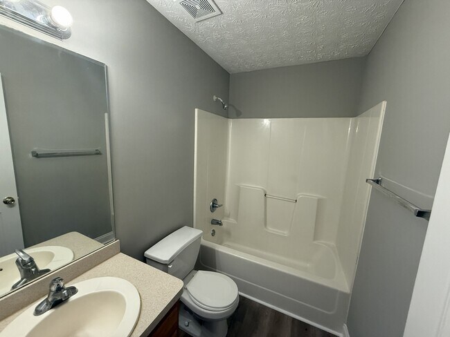 Building Photo - 281 Westchester Cir