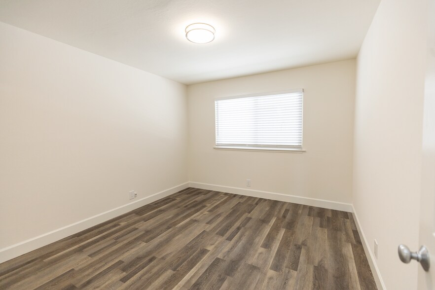 Building Photo - 409 Portofino Dr