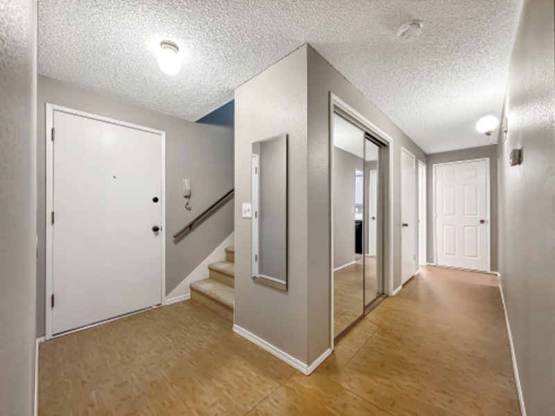 Building Photo - 405 NE 85th St