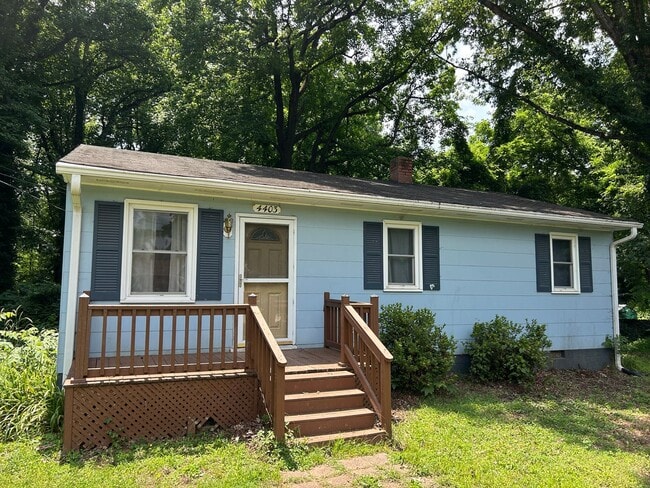 Primary Photo - Northern Greensboro, off of North Elm St/n...