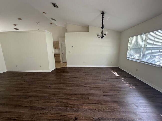 Building Photo - Charming 3BR/2BA Home in Countryside Estat...