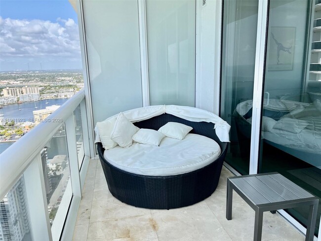 Building Photo - 1830 S Ocean Dr