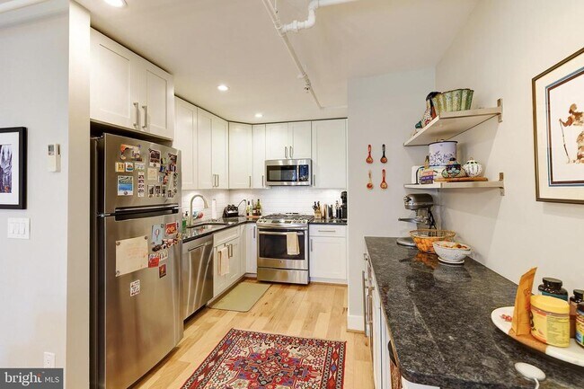 Building Photo - 1514 Newton St NW