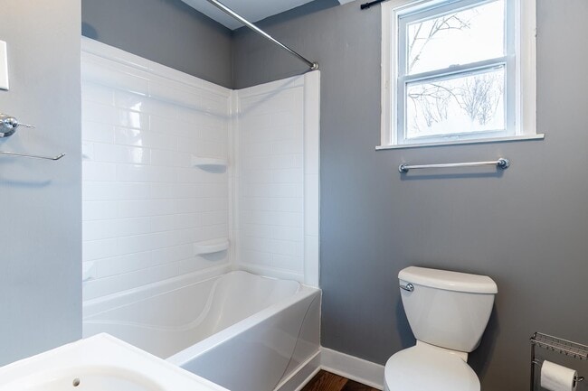 Building Photo - 1020 W Wayne St