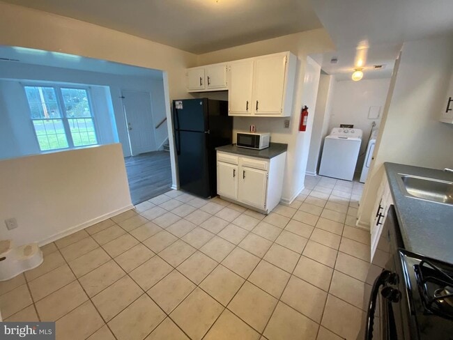 Building Photo - 566 Pleasant Dr