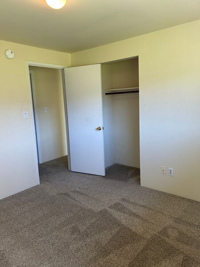 Building Photo - 2883 W Griffin Creek Rd