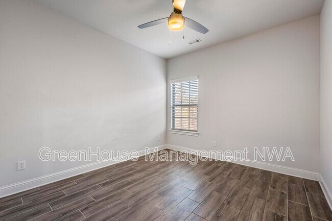 Building Photo - 7 Ripley Ln