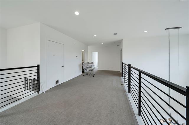 Building Photo - 8356 Fairview Dr