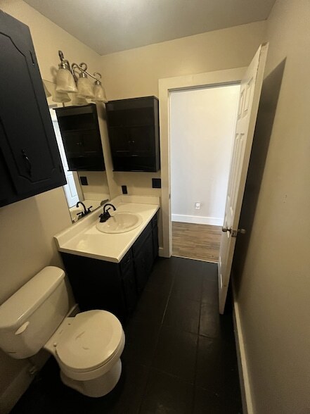 Building Photo - 1822 Carneal Ln
