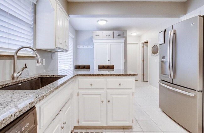 Building Photo - 1332 Chimney Hill Rd