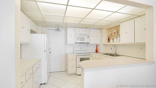 Building Photo - 3550 Galt Ocean Dr