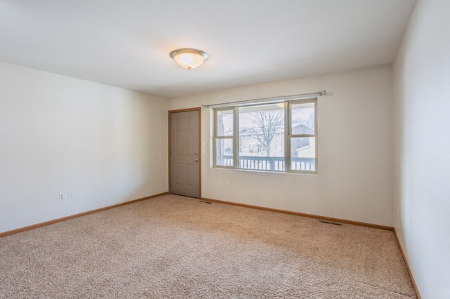 Building Photo - 819 Hawkeye Dr