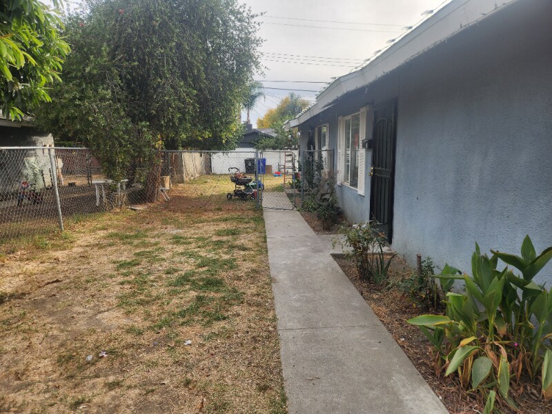 Building Photo - 5121 Merle St