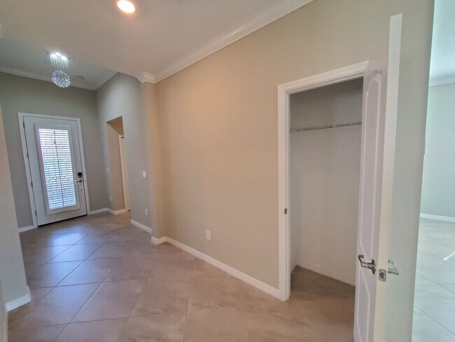 Building Photo - 4x3 in Castalina Gated Community, Ft. Myers