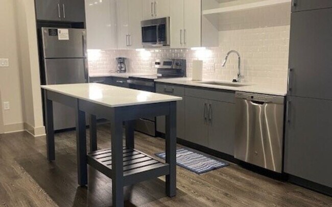 Building Photo - 3101 Akers Mill Rd SE