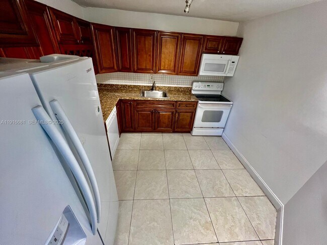 Building Photo - 2750 NE 183rd St