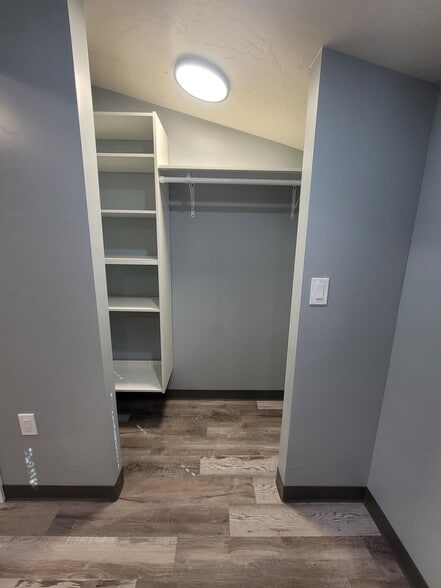 Building Photo - 168 E 70 S