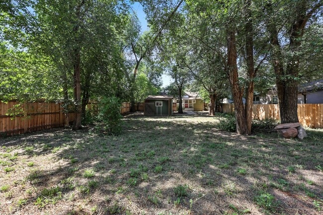 Building Photo - Beautifully Renovated Home with Modern Com...