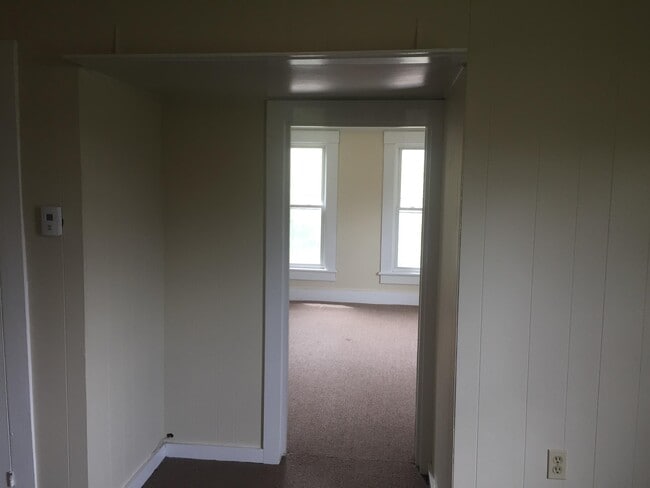 Building Photo - 1092 New Hampshire Rte 175