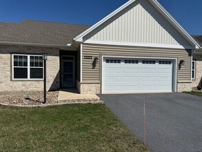 Building Photo - 3 Bedroom, 3 Bathroom - Shippensburg, PA!
