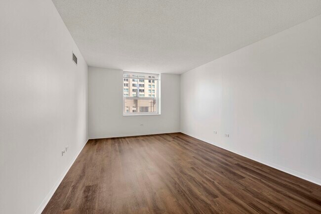 Building Photo - 545 N Dearborn St