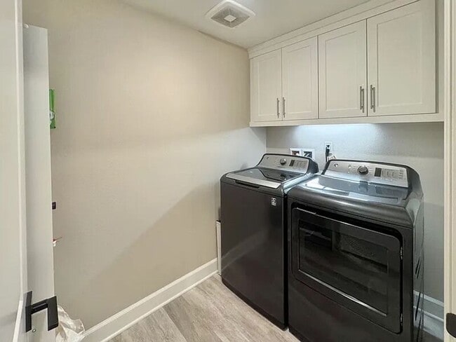 Building Photo - 16750 Coyote Bush Dr