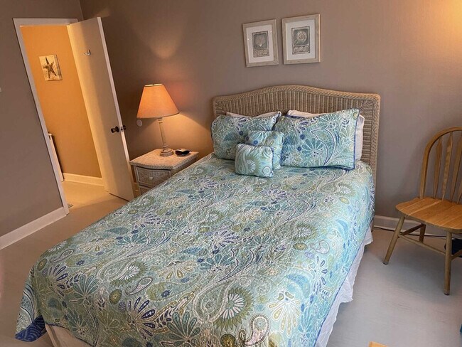 Building Photo - 115 E Coronado Dr