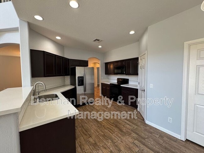 Building Photo - 10397 W Foothill Dr
