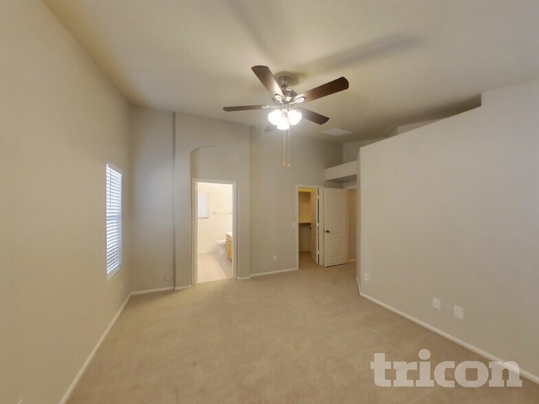 Building Photo - 2111 S 160th Ln