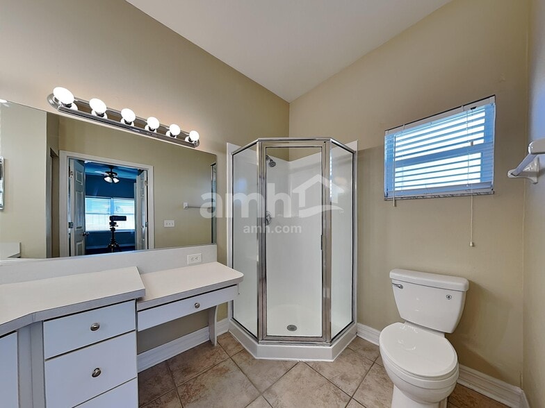 Building Photo - 823 Springwood Cir