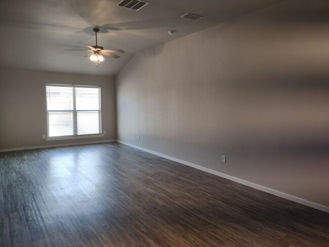 Building Photo - 2120 N Avenue J