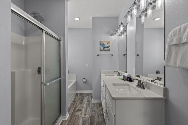 Building Photo - 2809 Scenic Hwy 98