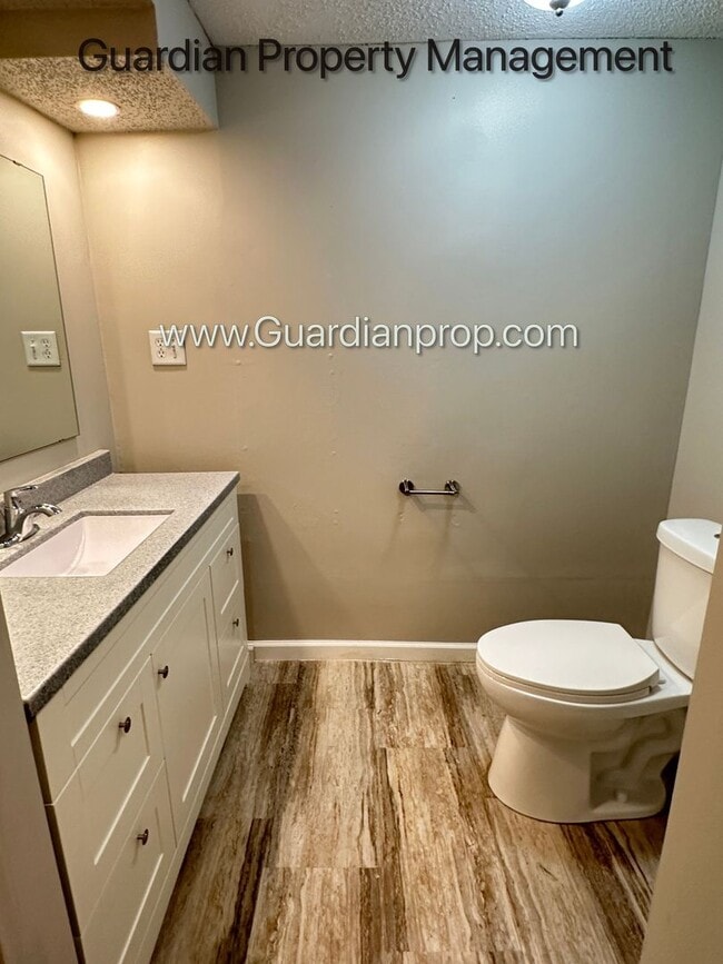 Building Photo - Champlin Single Family Home, Large Fenced Yard, Deck, 2 Car Garage,  Video Tour