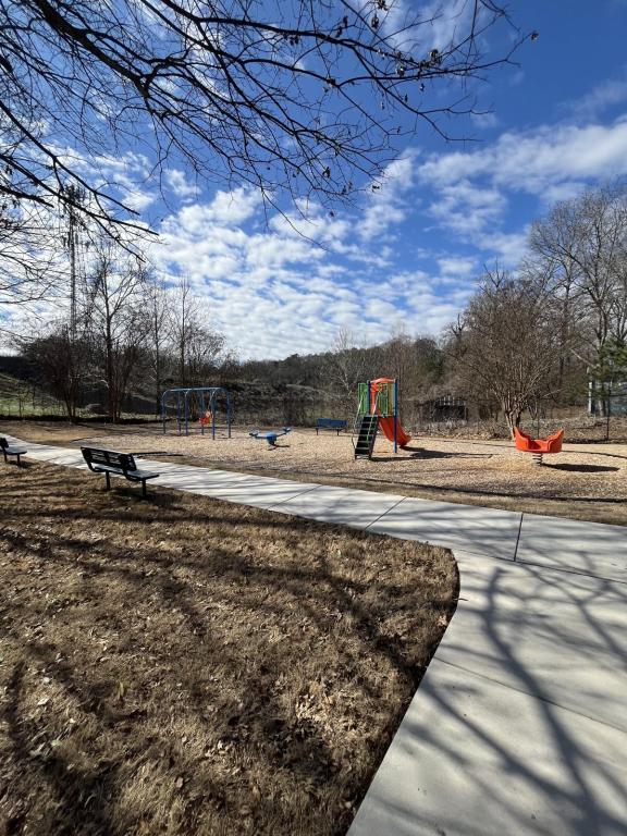 Building Photo - 1910 Center Ave