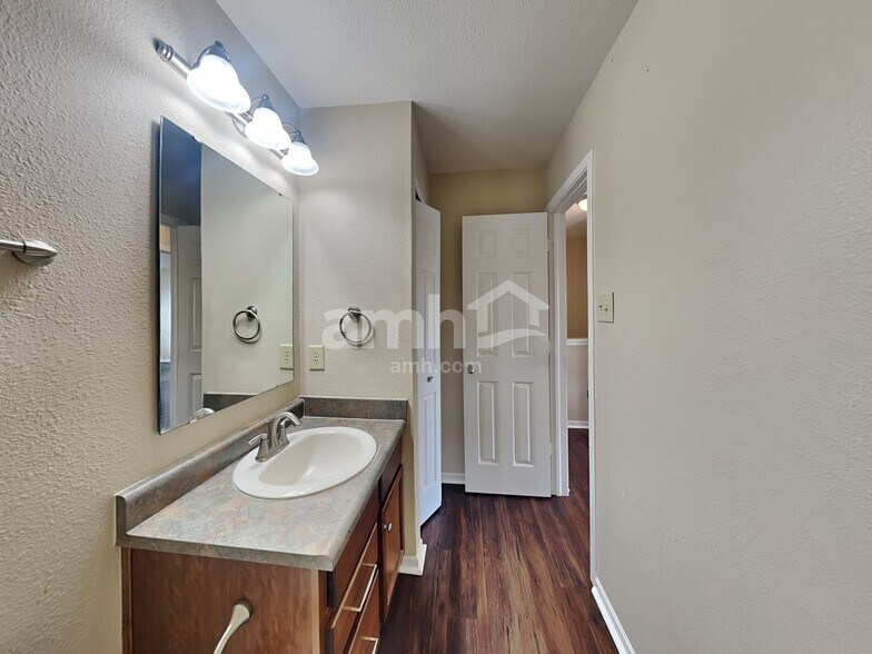 Building Photo - 14454 Banister Dr