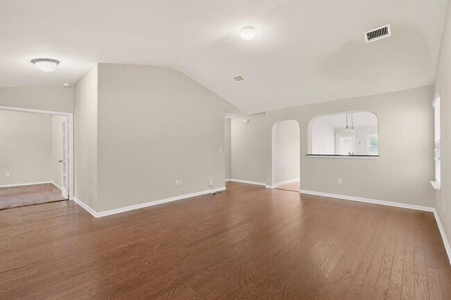 Building Photo - 18401 Friendship Hill Dr