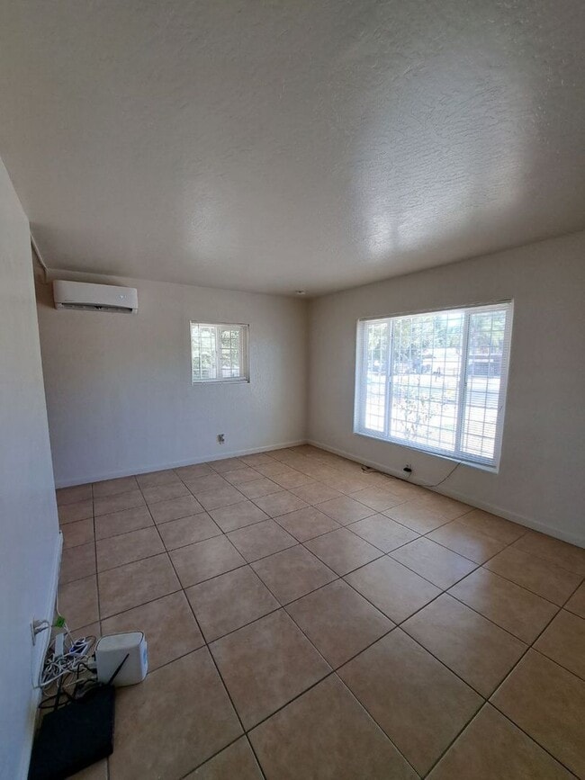 Building Photo - 2-bedroom Single Family Home with Solar!