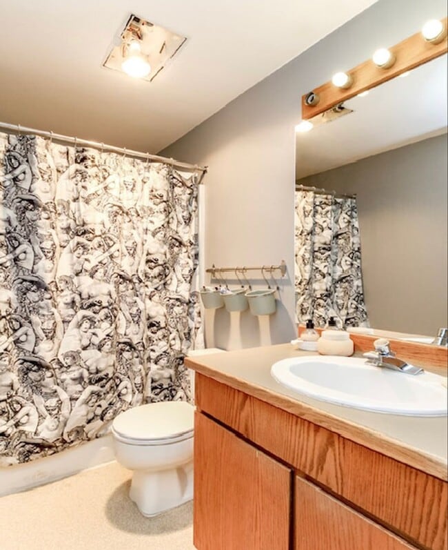 Building Photo - Desiree Condominiums ~ Queen Anne