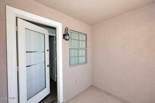 Building Photo - 29237 N Yellow Bee Dr