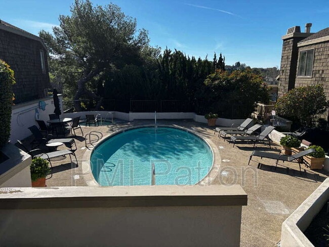 Building Photo - 68 Sea Island Dr