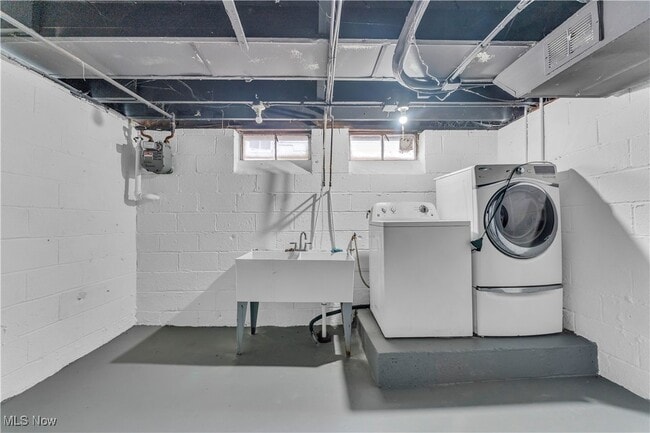 Building Photo - 25771 Zeman Ave