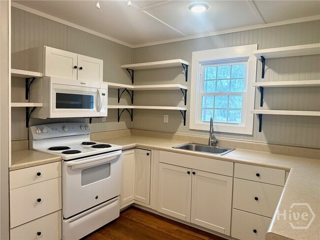 Building Photo - 504 N Maple St